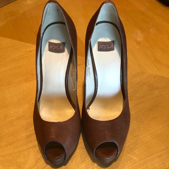 🇺🇸 NYLA Light Brown Peep Toe Heels, Size 7 - Picture 2 of 8